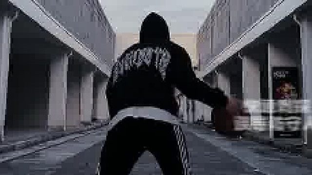 “那些看似不起波澜的日复一日，会突然在某一天让人看到坚持的意义”