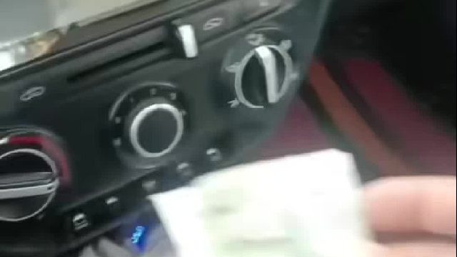 司机事后发现乘客给的钱是“残币”无奈称这到底是算多少钱？