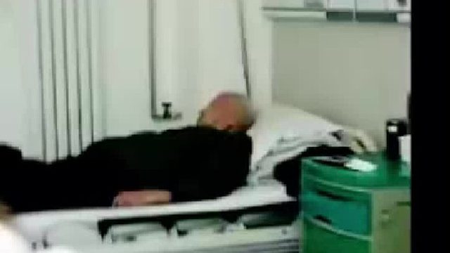 爷爷生病要手术，大孙女千里迢迢赶回来给爷爷惊喜