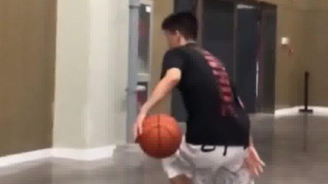 炸球回马枪的脚步细节分享来啦，这次还有变向好货保护你的脚踝