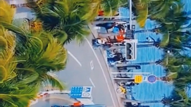 #和平精英玛莎拉蒂 2017款吉博力3.0T。17年9月上牌，白红，全车原版、三个面板喷、换右前大灯