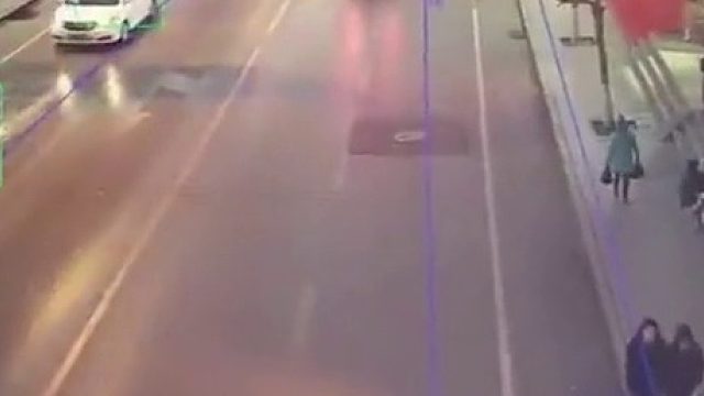 道路千万条，安全第一条。只要咱自己遵守交规，随便拍也不怕