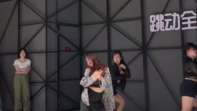 笑鼠了  好久没有拥有气氛组了