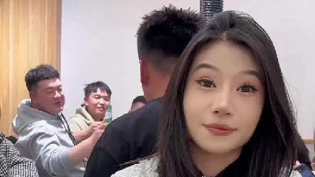 我女朋友不能让她受一点委屈…