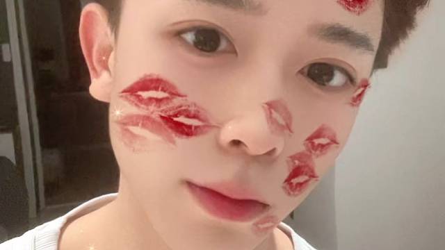 老板们找我打游戏，会唠嗑