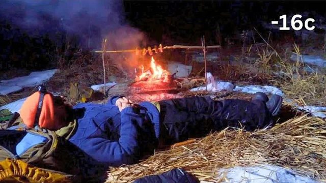 男子孤身挑战雪山求生，零下16度差点冻成狗，火堆成了救命稻草