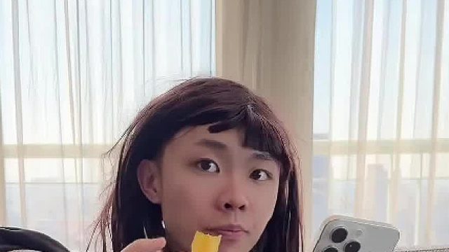 也不知道这是不是在做梦