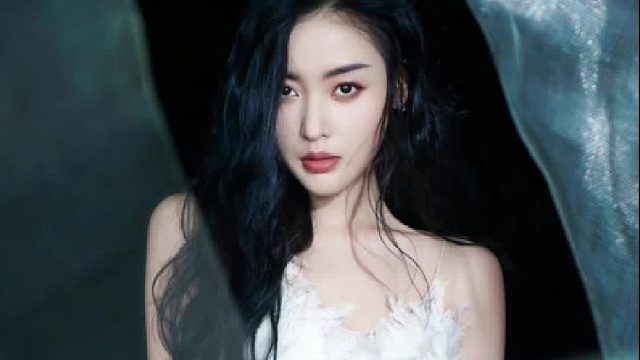 她真的明艳又大气