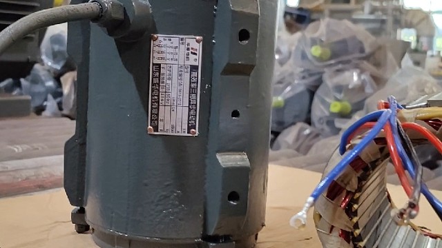 认真做事，真诚做人，向前看，前路漫漫亦灿烂。