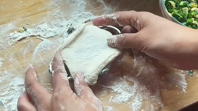 给对象包饺子吃