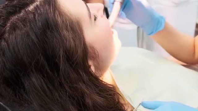 如果一个人连续10年不刷牙，牙齿会全部掉光吗，结果不忍直视03