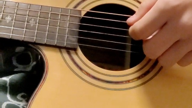 没事儿只有学一下吉他