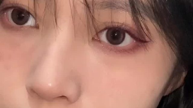 这个甜甜的妆容没人顶得住吧