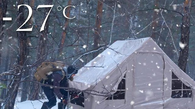 长胡子老哥一人的雪天露营