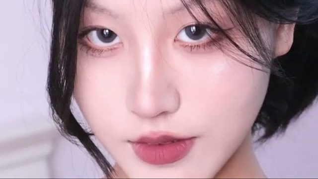 你们说，世界这么大，人生这么长，总该会遇到的吧，总该能见上一面吧，哪怕是擦肩而过，远远的看上一眼呢