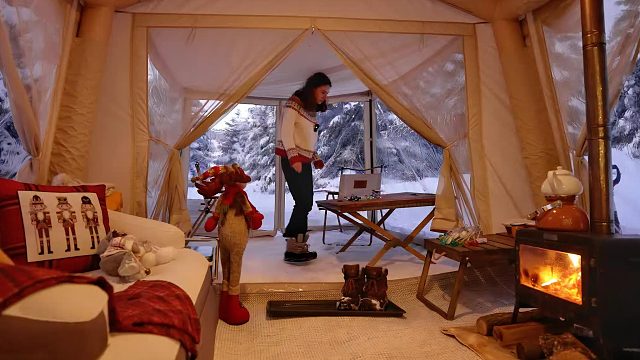 睡前看夫妻俩精致的浪漫雪天露营，然后美美入眠