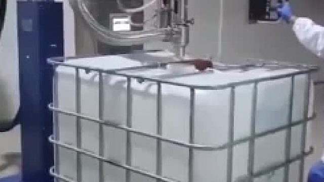 单头自动压盖机_1000L-IBC吨桶液体溶液压盖机