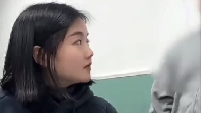 老师抽学生背诵《木兰诗》，结果学生错误百出