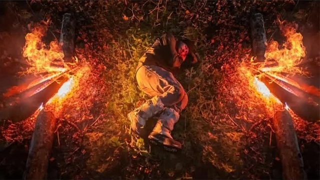 小伙无装备挑战零度求生，口香糖电池竟成点火神器，逆袭熬过寒夜