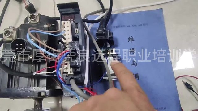 三菱j3伺服电机调零前故障现象与调零后运行测试/伺服电机驱动器设置参数教程/伺服电机工作原理