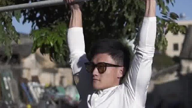 来模仿一个哈哈