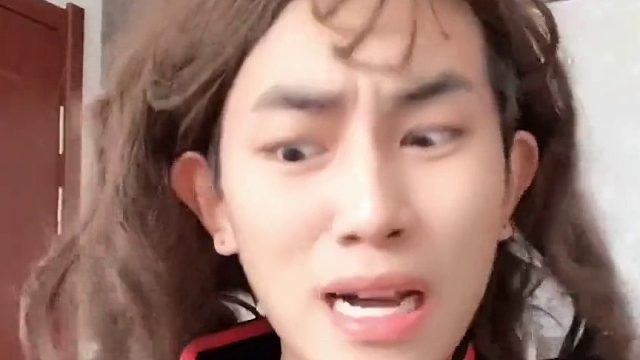 当老师批阅试卷时