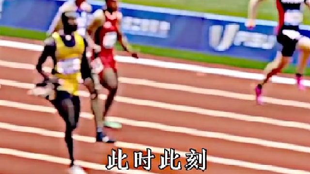 （镜头中突然冒出一个中国人！）