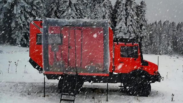 睡前看夫妻俩和一狗沉浸式雪天露营，然后美美入眠