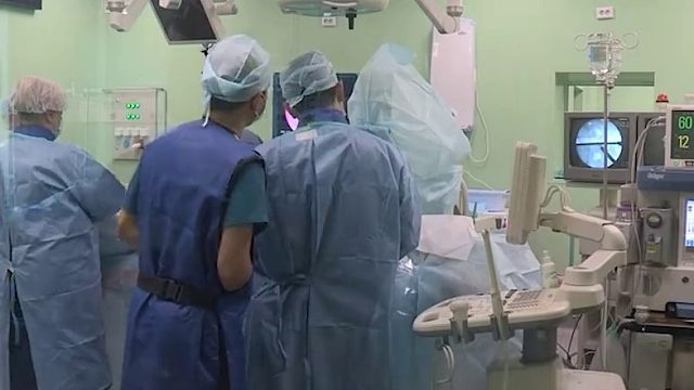 揭秘“三假”医院骗局：手术台上当场勒索，疯狂敛财超1亿02