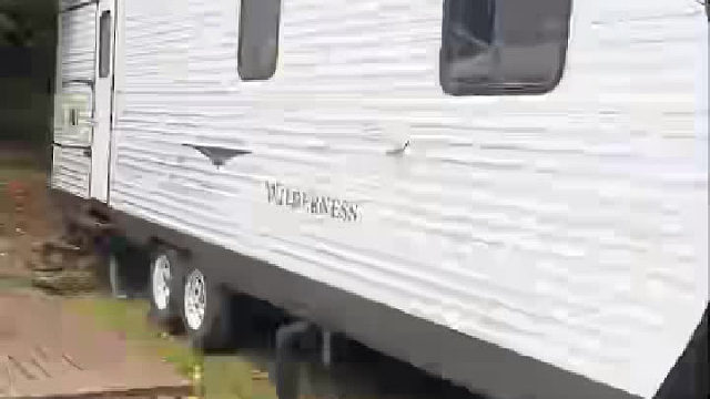 第一次住房车，我想哭 感觉好臭，好脏，这一晚上怎么熬啊