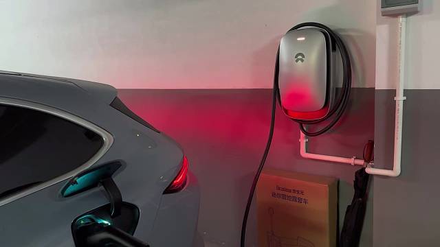 大约一个月之前，我提了人生的第一辆车蔚来
ET5T，很想分享一下 这一个多月的试驾、提车、开车的经历