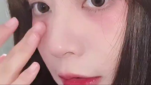 他只是图你的身材和颜 他的爱早就死在那个没你好看的女孩身上