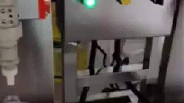 4L定时定量压盖机,椰子油压盖机