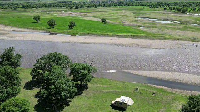 依山傍水沉浸式露营最好玩