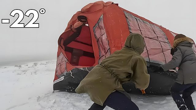 夫妻俩沉浸式冬季雪天露营体验感拉满