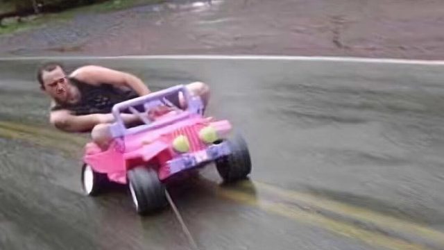 感谢 玫瑰老板的三枚猛男粉法拉利吼 哎嘿嘿  好久没有起飞时刻了