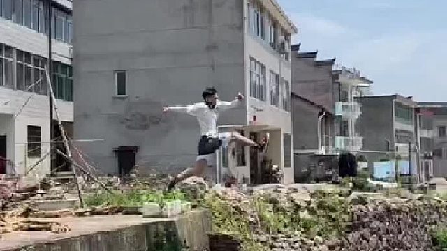 只要你活得快乐，在有生之年做些有意义的事，便已足够。