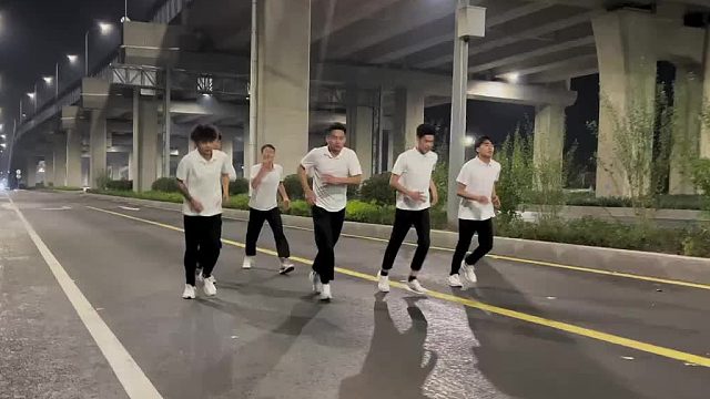 人的活动如果没有理想的鼓舞，就会变得空虚而渺小。