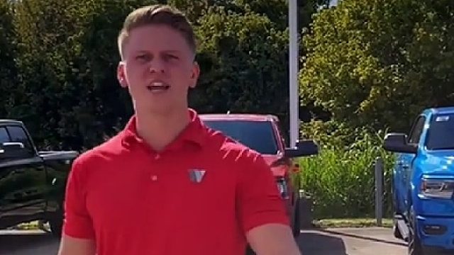 人生最精彩的不是实现梦想的一瞬间，而是坚持梦想的过程。