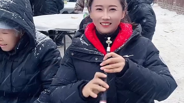 连个棚都没有还吃什么