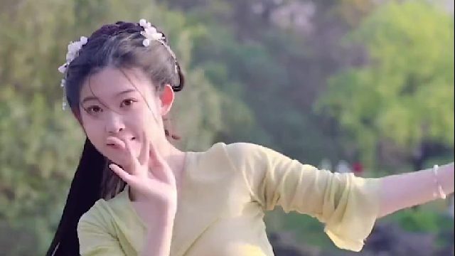 想不出文案，谁来帮我配一首诗