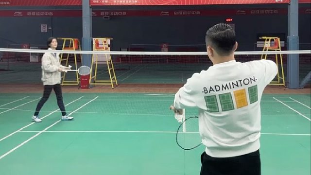 双打反拍怎么发后场球