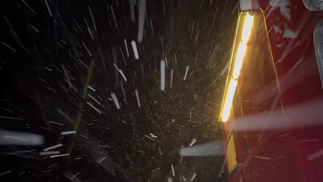 夫妻俩的解压雪天露营，看完后美美入眠