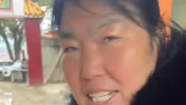 湖南女婿带东北丈母娘去农村吃席