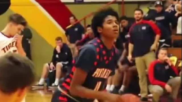 “上限乔丹、下限科比或许只是一句玩笑话，但杰伦格林的天赋值得让人们对他充满期待。”