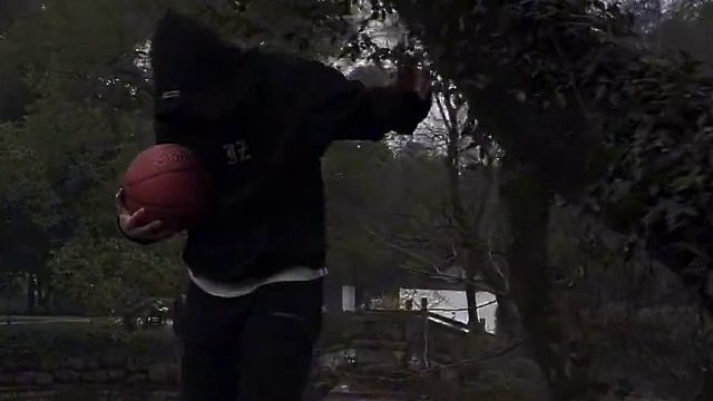 运球总是脱手丢球，练好这个你可以在各种角度下运球