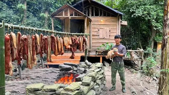 小伙700天打造荒野乐园，从荆棘密布到满园的丰收，让人不可思议