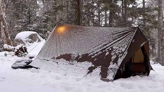 减速带，狠人老哥雪天露营，看完美美入眠
