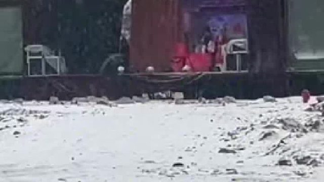 老祖宗留下的规矩，开唱就不能停