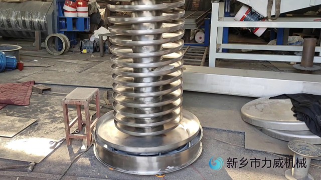 碳酸钙填充母料省空间立式提升热料降温上料机